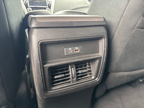 Used 2019 Nissan Murano S image 35