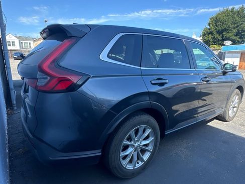 Used 2023 Honda CR-V EX image 5