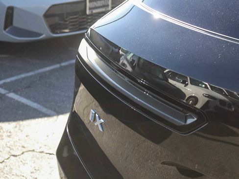 Certified 2023 BMW iX xDrive50 w/ Premium Package image 7