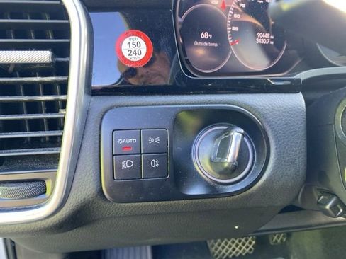 Used 2023 Porsche Cayenne Coupe image 22