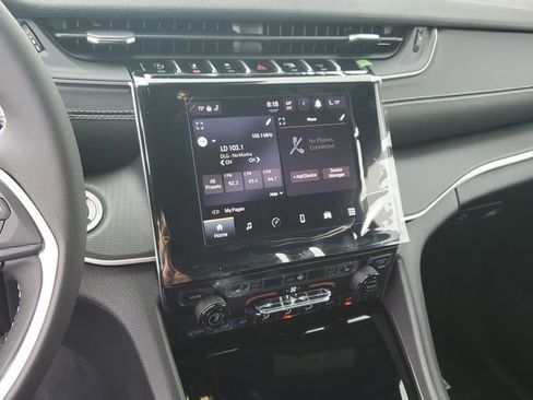 New 2025 Jeep Grand Cherokee L Altitude image 25