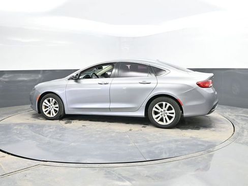 Used 2015 Chrysler 200 Limited w/ Convenience Group image 6
