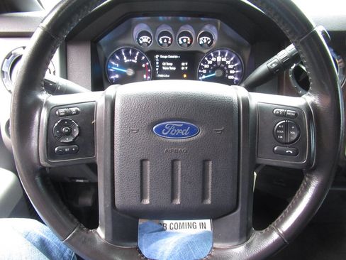 Used 2015 Ford F350 Lariat w/ Chrome Package image 28