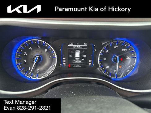 Used 2023 Chrysler Voyager LX image 25