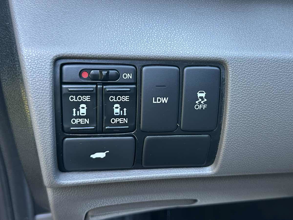 Used 2016 Honda Odyssey EX-L image 31