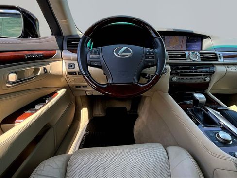 Used 2014 Lexus LS 460 AWD w/ Comfort Package image 8