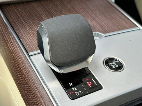 New 2026 Land Rover Range Rover SE image 23