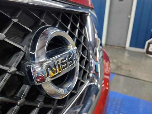 Used 2014 Nissan Frontier SV image 39