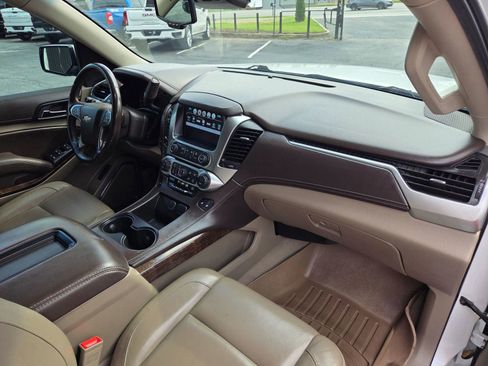 Used 2019 Chevrolet Tahoe LT AWD/4WD image 16