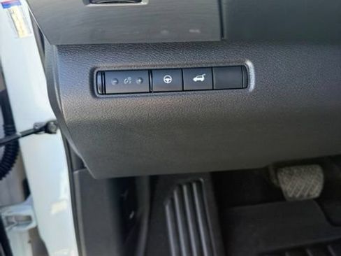 Used 2025 Nissan Pathfinder SL w/ Cargo Package AWD/4WD image 14