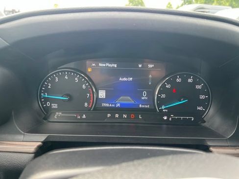 Used 2022 Ford Explorer Limited w/ Equipment Group 301A AWD/4WD image 19