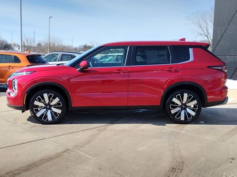 New 2026 Mitsubishi Outlander SE image 18