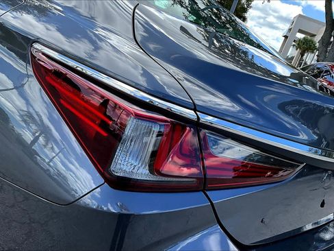 Used 2022 Lexus ES 350 w/ Premium Package image 28