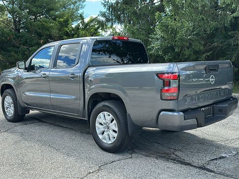 Used 2022 Nissan Frontier SV AWD/4WD image 7