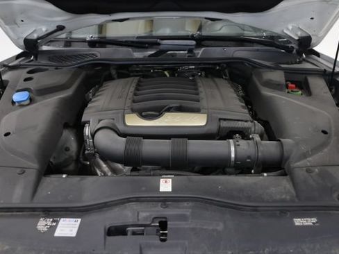Used 2016 Porsche Cayenne AWD/4WD image 6