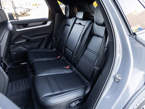 New 2026 Porsche Cayenne image 36