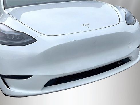 Used 2024 Tesla Model Y Long Range AWD/4WD image 32