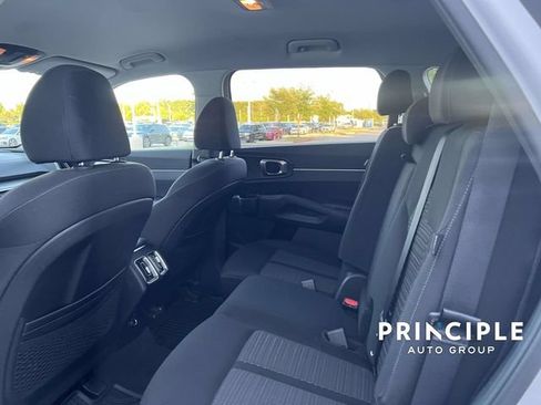 Used 2026 Kia Sorento LX FWD image 25