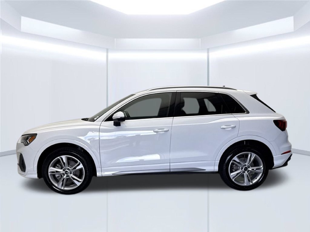 Certified 2024 Audi Q3 2.0T Premium Plus AWD/4WD image 2
