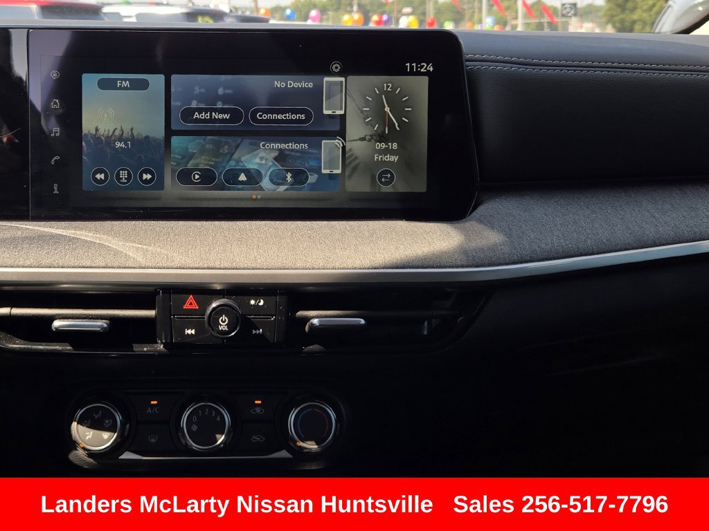 Used 2025 Nissan Kicks SV FWD image 18