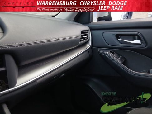 Used 2024 Nissan Rogue SV AWD/4WD image 28