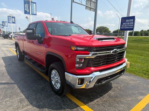 Used 2026 Chevrolet Silverado 3500 LT w/ Safety Package AWD/4WD image 2