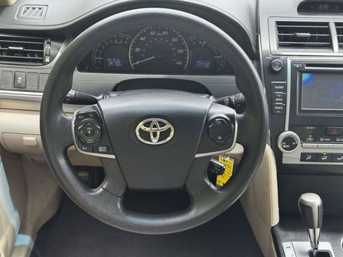 Used 2012 Toyota Camry LE FWD image 13