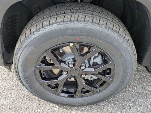 New 2026 Jeep Grand Cherokee Altitude RWD image 9