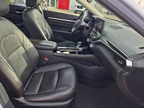 Used 2023 Nissan Altima 2.5 SR w/ SR Premium Package image 26