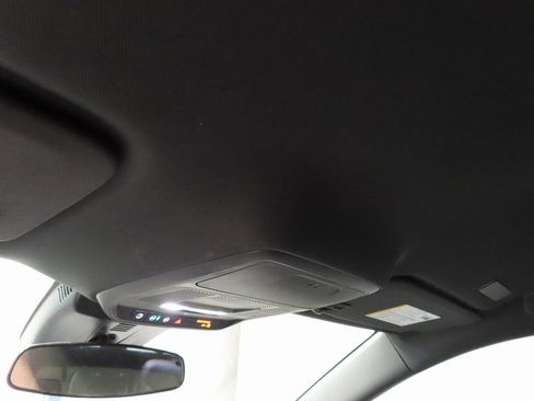 Used 2025 Chevrolet Traverse Z71 image 22