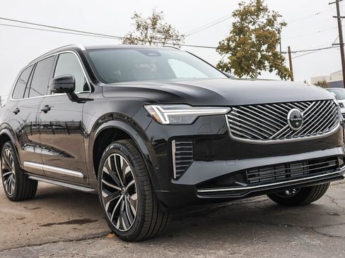New 2026 Volvo XC90 T8 Plus image 3