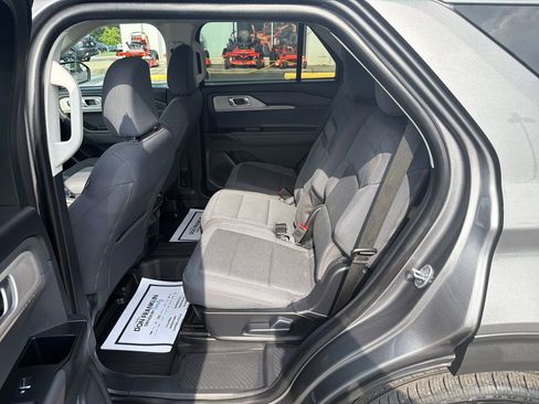 Used 2025 Ford Explorer Active AWD/4WD image 14