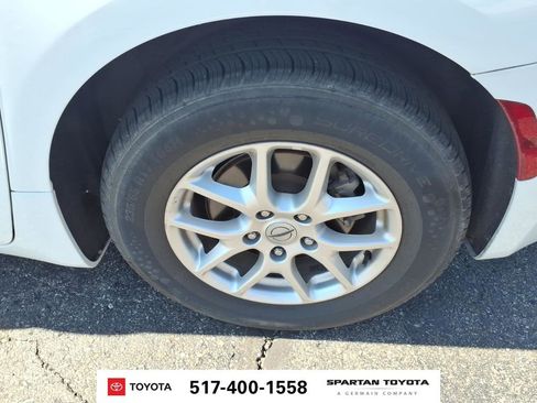 Used 2023 Chrysler Pacifica Touring-L FWD image 10