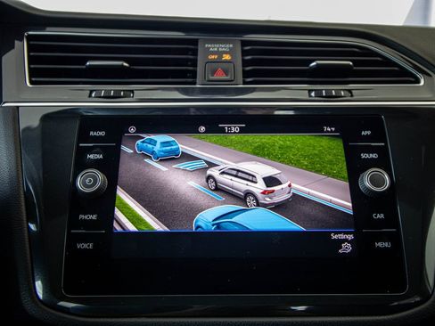 Certified 2023 Volkswagen Tiguan SE R-Line FWD image 41