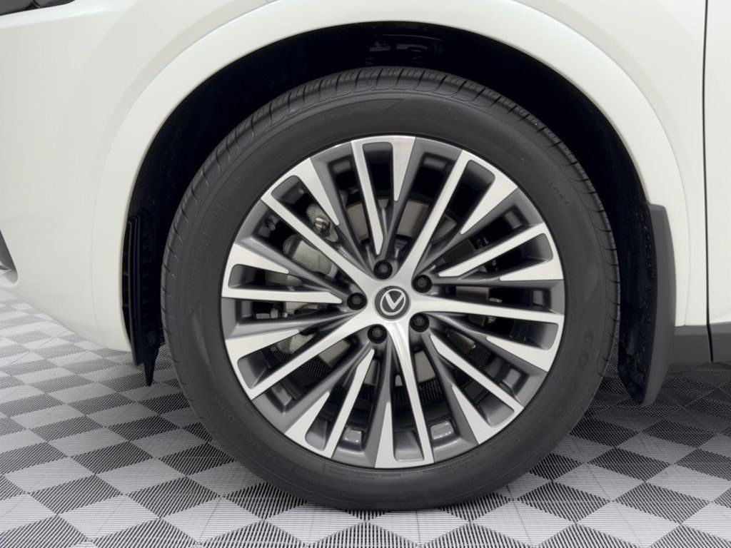 Used 2023 Lexus RX 350 w/ Accessory Package (Z1) AWD/4WD image 13