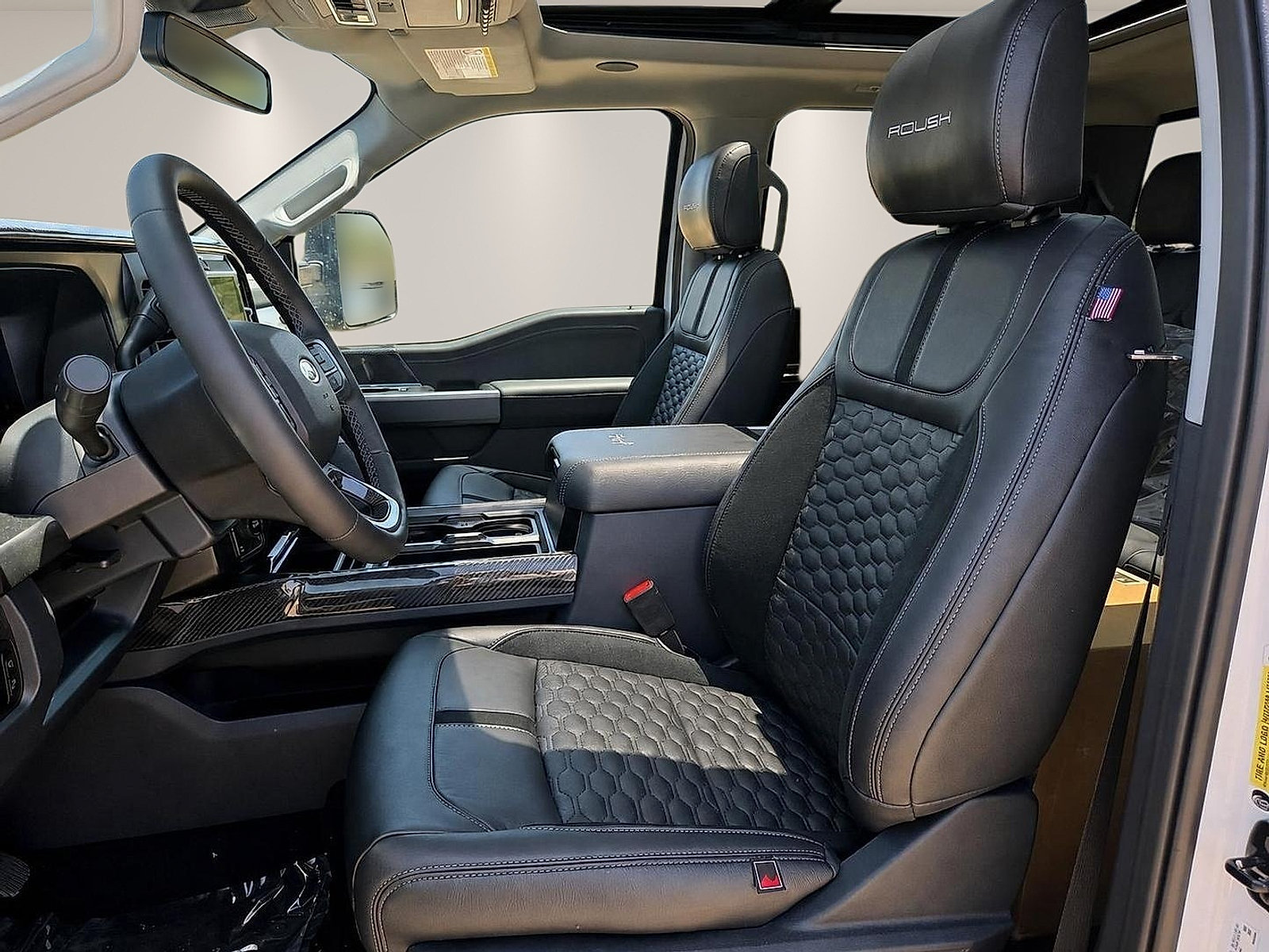 New 2026 Ford F250 Lariat w/ Black Appearance Package AWD/4WD image 13