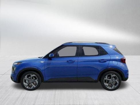 New 2026 Hyundai Venue SEL FWD image 3