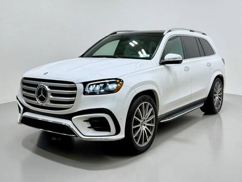 Used 2025 Mercedes-Benz GLS 580 4MATIC image 8