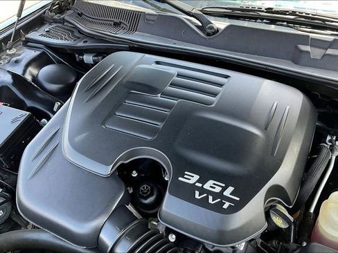 Used 2023 Dodge Challenger SXT image 31