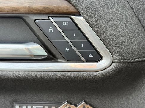 Used 2024 Chevrolet Silverado 1500 High Country w/ High Country Premium Package image 16