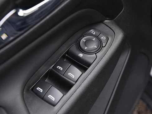 Used 2020 Chevrolet Equinox LT image 9