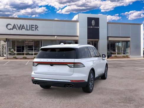Used 2026 Lincoln Aviator AWD image 8