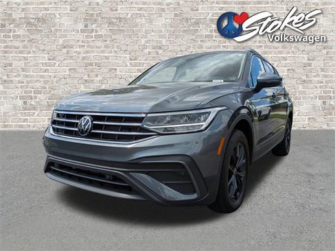 Certified 2024 Volkswagen Tiguan SE image 37