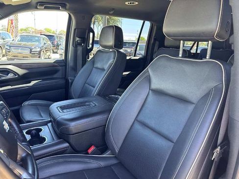 Used 2023 Chevrolet Suburban Premier RWD image 19