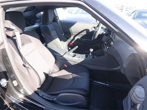 Used 2025 Nissan Z Sport w/ Floor Mat Package image 17