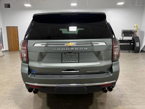 Used 2023 Chevrolet Suburban Premier image 5
