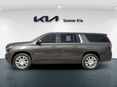 Used 2021 Chevrolet Suburban High Country w/ Premium Package AWD/4WD image 3