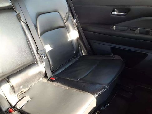 Used 2022 Nissan Pathfinder SL image 18