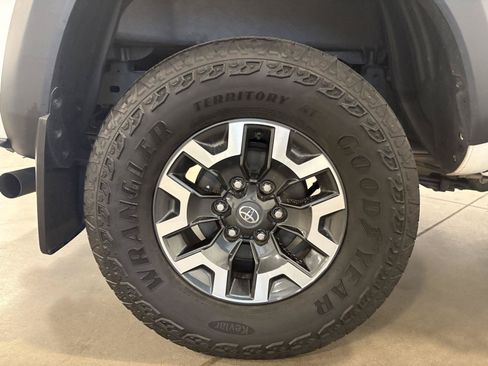 Used 2023 Toyota Tacoma TRD Off-Road w/ Technology Package AWD/4WD image 51