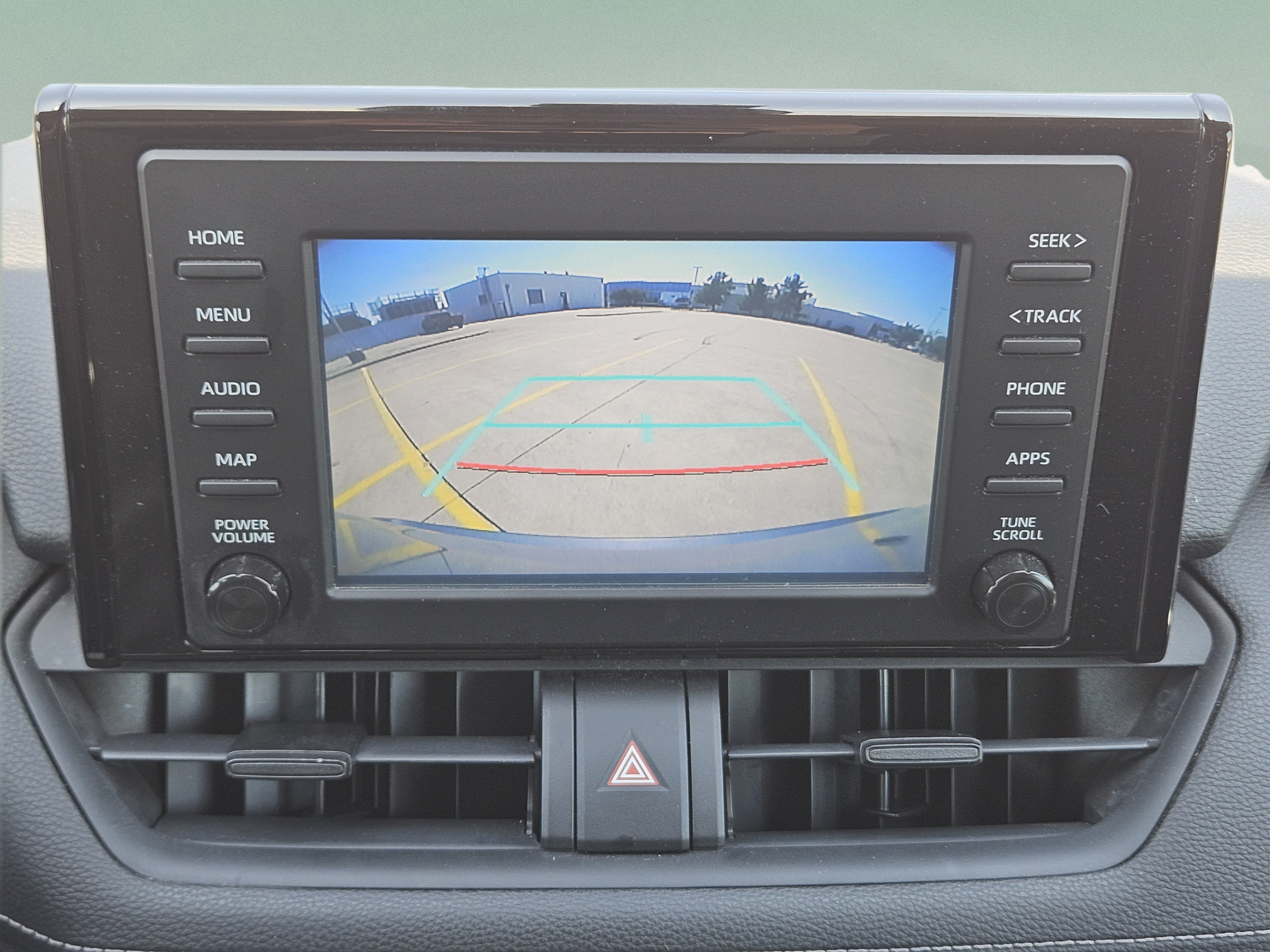 Used 2019 Toyota RAV4 LE FWD image 17
